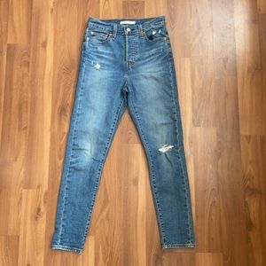 Levi’s Wedgie- skinny: size 26